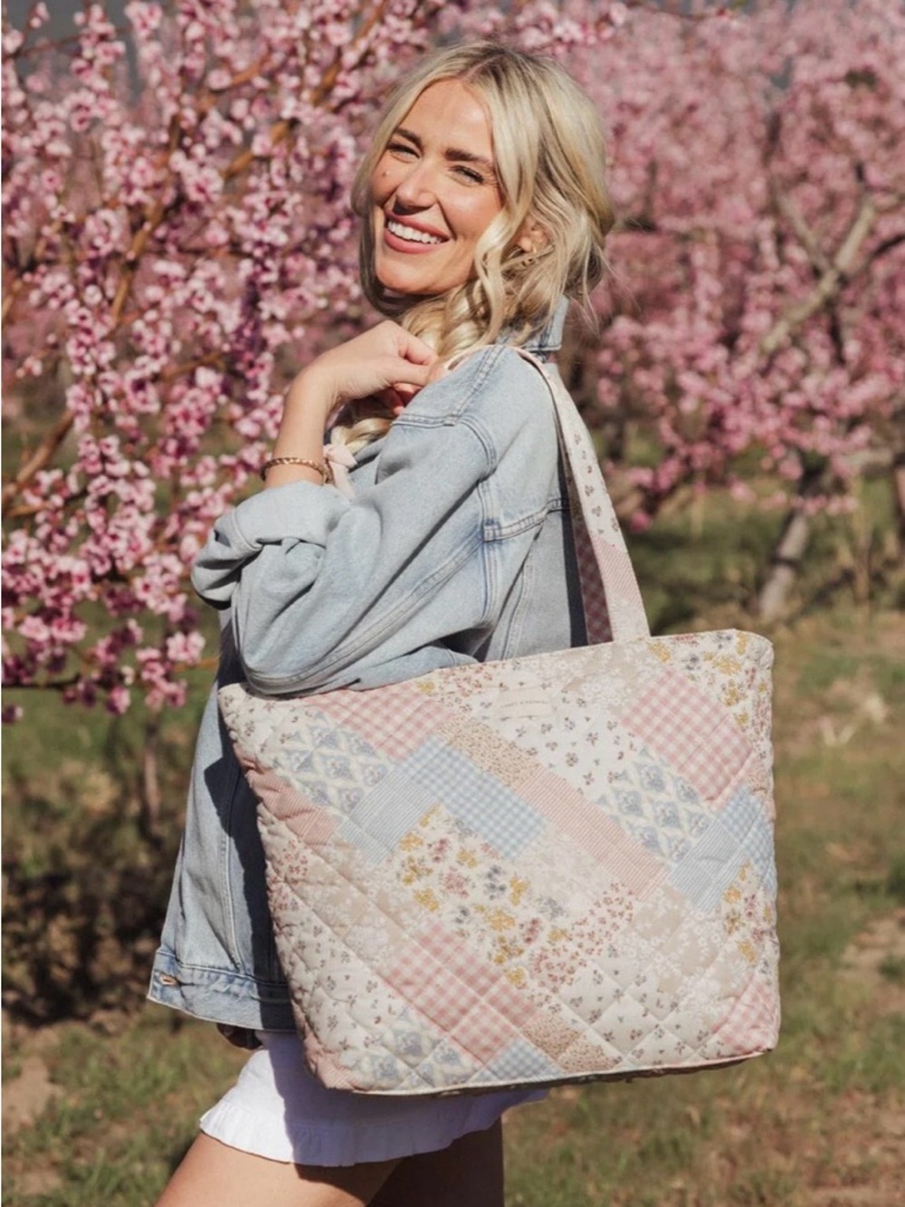 Poppy & Peonies Country Patchwork Tote - Picture 2 of 8